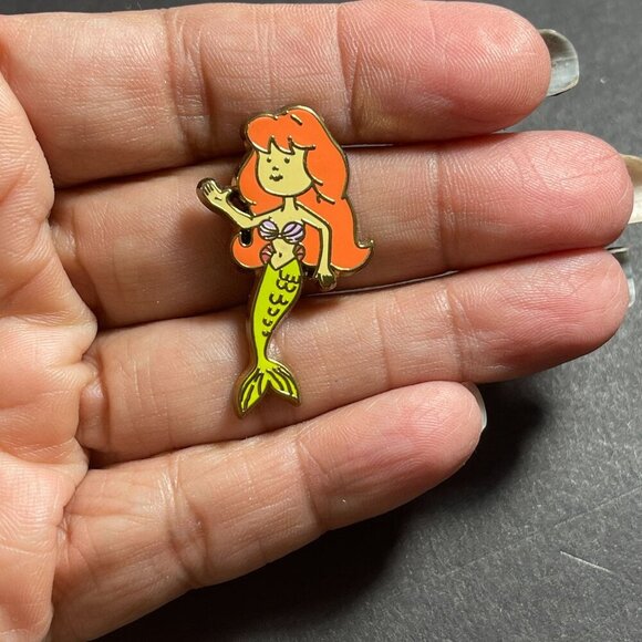 Disney Ariel Princess Trading Pin Little Mermaid Tail Lapel Pin Brooch Badge Pin - Picture 7 of 9